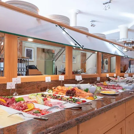 Kaiserhof Kitzbuehel, 4 Sterne Superior Hotel 4*